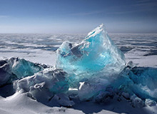 大汗淋漓！骑士队莫布里在田径场训练 主要有阻力跑&amp;amp;带球跑等内容